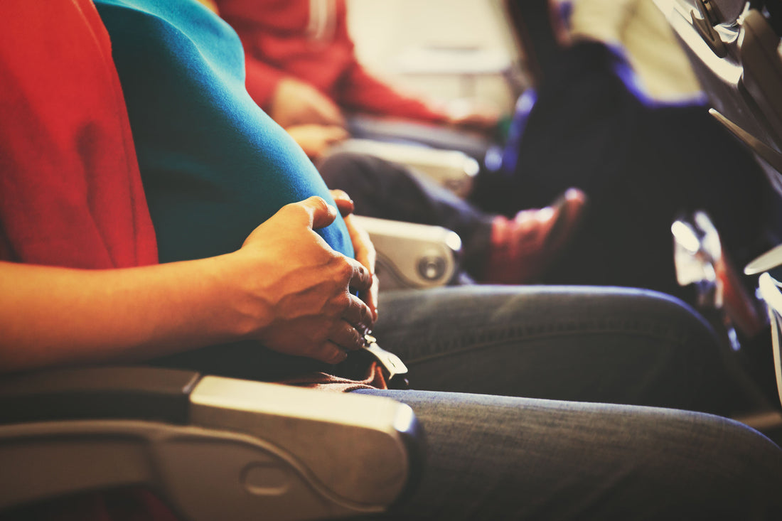 Fliegen in der Schwangerschaft: Die besten Tipps & Tricks